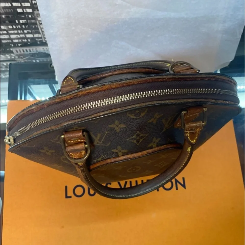 Authentic Louis Vuitton Monogram Ellipse Tote Handbag - Picture 5 of 14